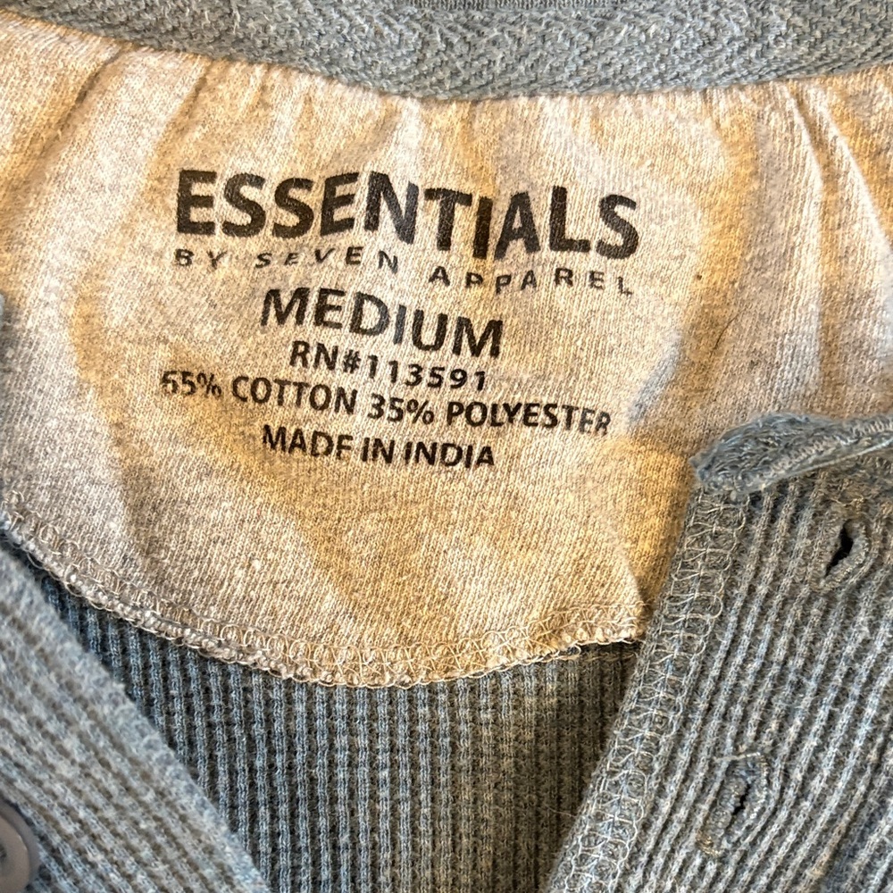 🎉Essentials Ribbed Henley Long Sleeve Top! - Picture 2 of 4